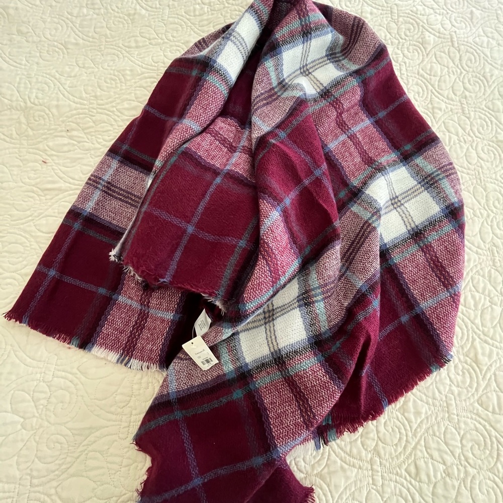 NWT Francesca’s Burgundy Plaid Scarf